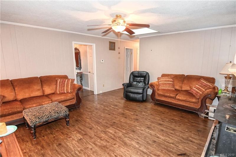 2493 Pickwick Pl, Lincolnton, NC 28092