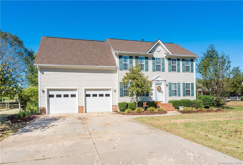 8007 Middleton Cir, Harrisburg, NC 28075