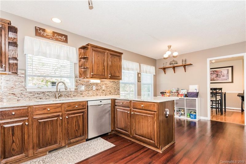 8007 Middleton Cir, Harrisburg, NC 28075