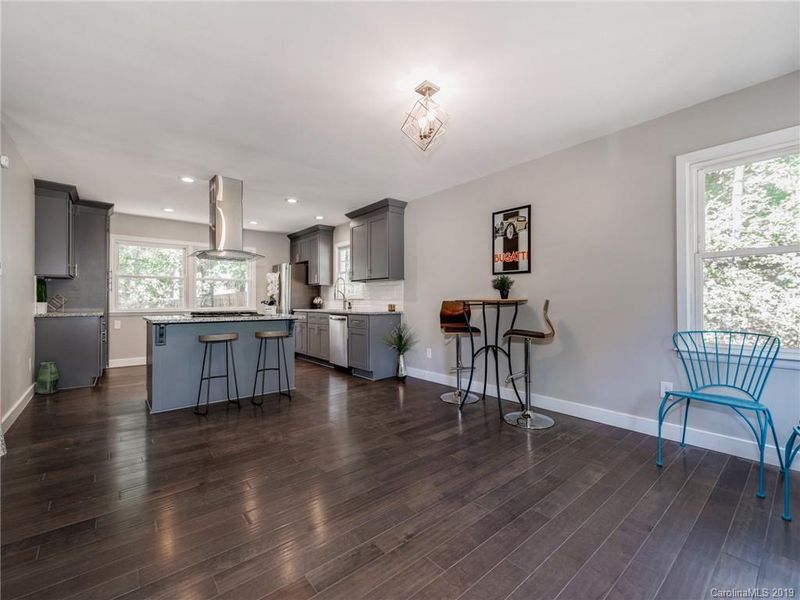 4016 Uppergate Ln, Charlotte, NC 28215
