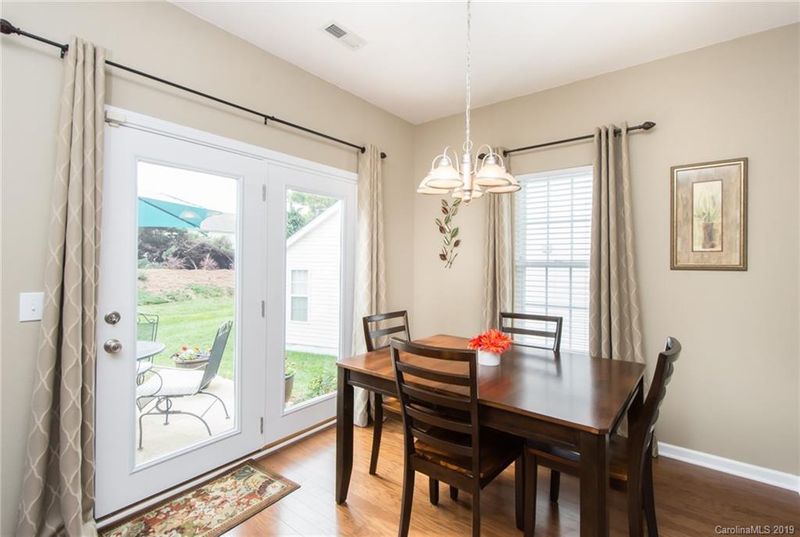 9515 Constitution Hall Dr, Charlotte, NC 28277