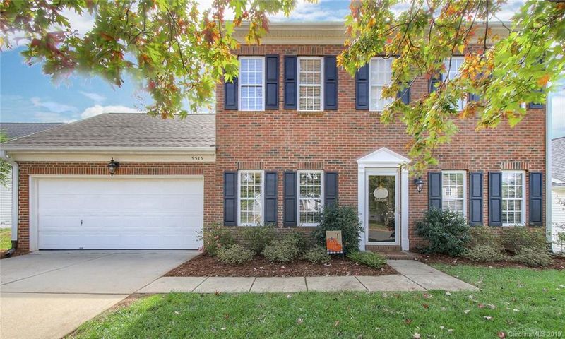 9515 Constitution Hall Dr, Charlotte, NC 28277