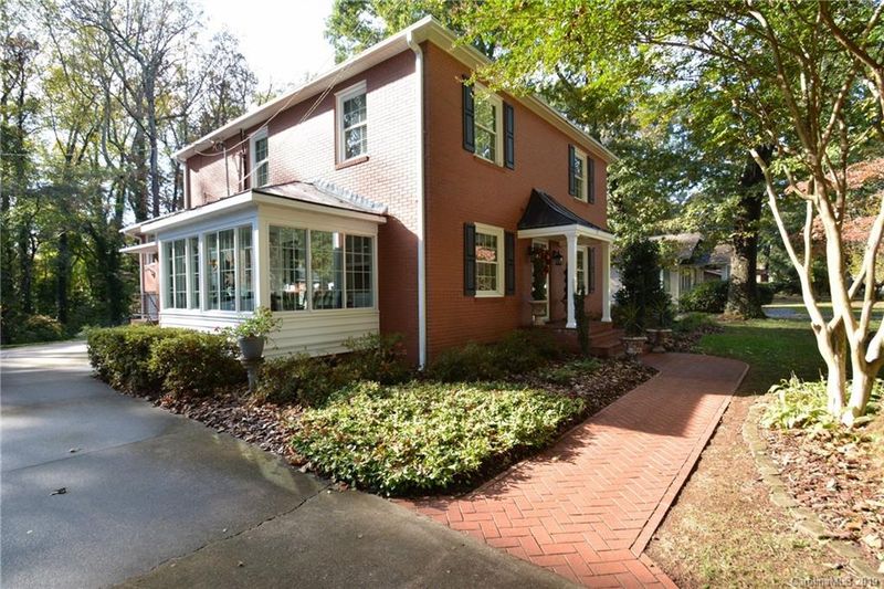 117 E End Ave, Statesville, NC 28677