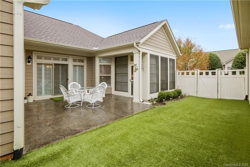 1202 Waypoint Ct, Stallings, NC 28104
