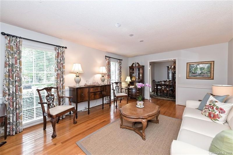 1908 Wandering Way Dr, Charlotte, NC 28226