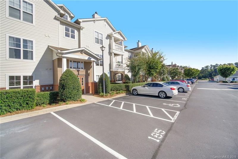 9137 Mcdowell Creek Ct, Cornelius, NC 28031