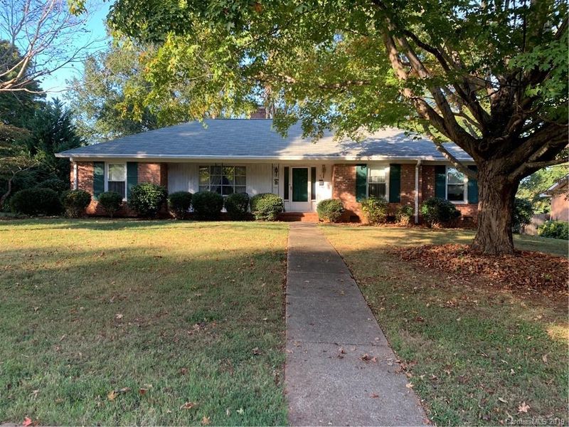 310 Holiday Rd, Gastonia, NC 28054