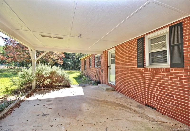 2917 Dixon Howe Rd, Gastonia, NC 28056