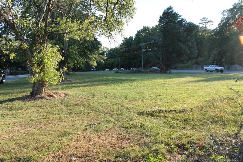 2801 Gardner Park Dr, Gastonia, NC 28054