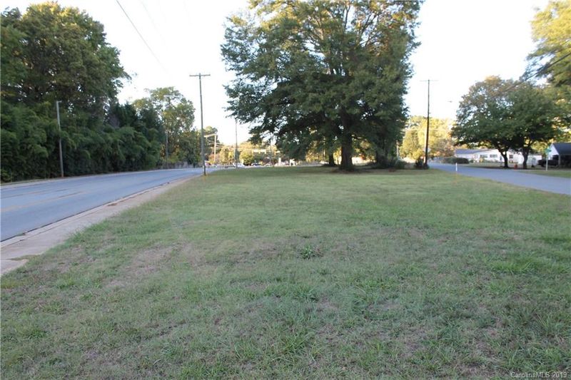 2801 Gardner Park Dr, Gastonia, NC 28054