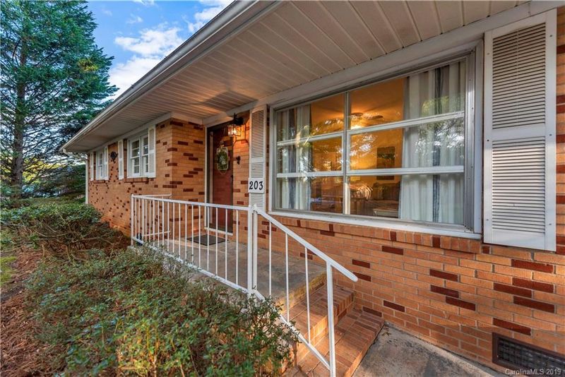 203 E Tennessee Ave, Bessemer City, NC 28016