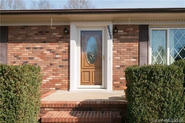 1290 Mollys Backbone Rd, Catawba, NC 28609