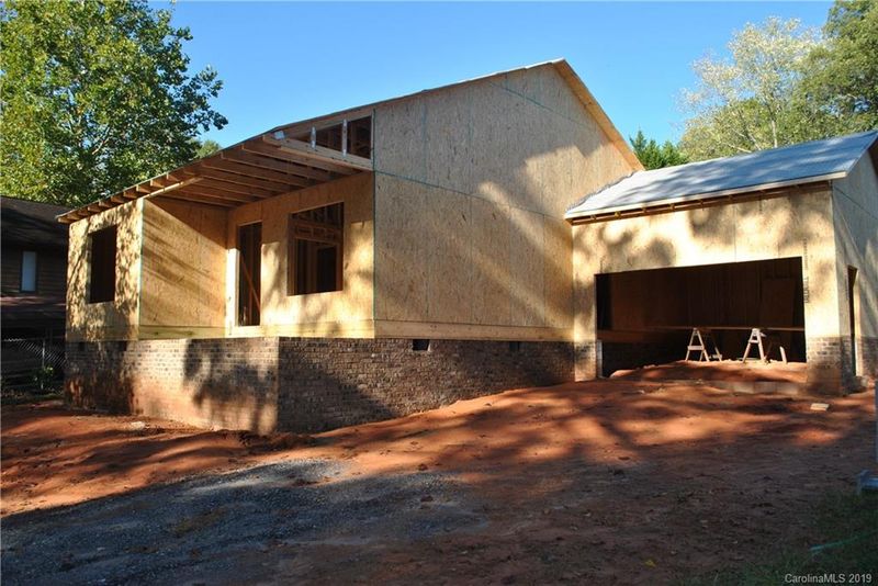 38 Cherry Ln, Newton, NC 28658