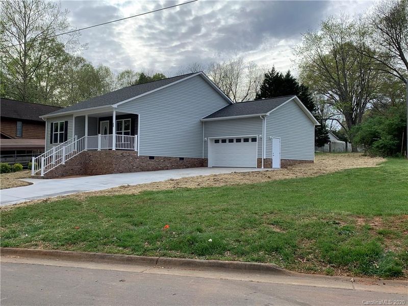 38 Cherry Ln, Newton, NC 28658