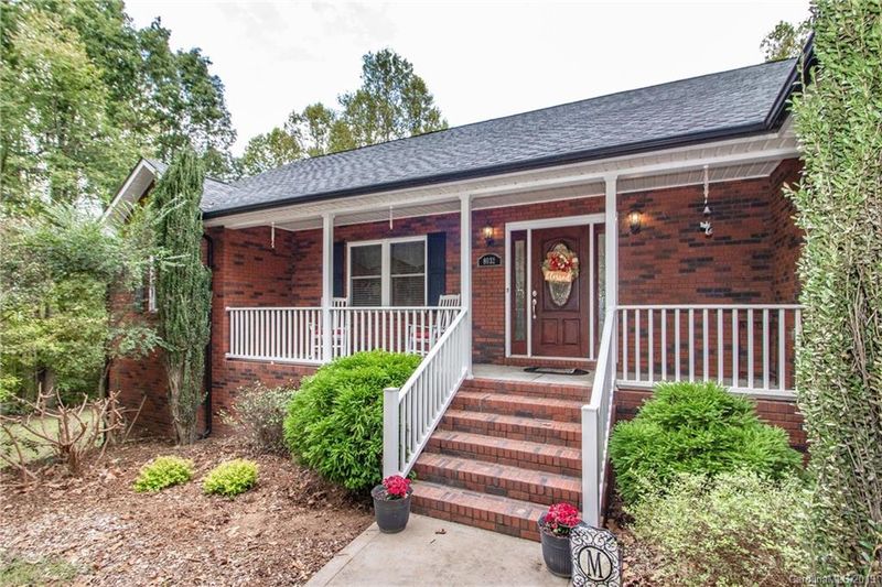 8032 Cypress St, Sherrills Ford, NC 28673