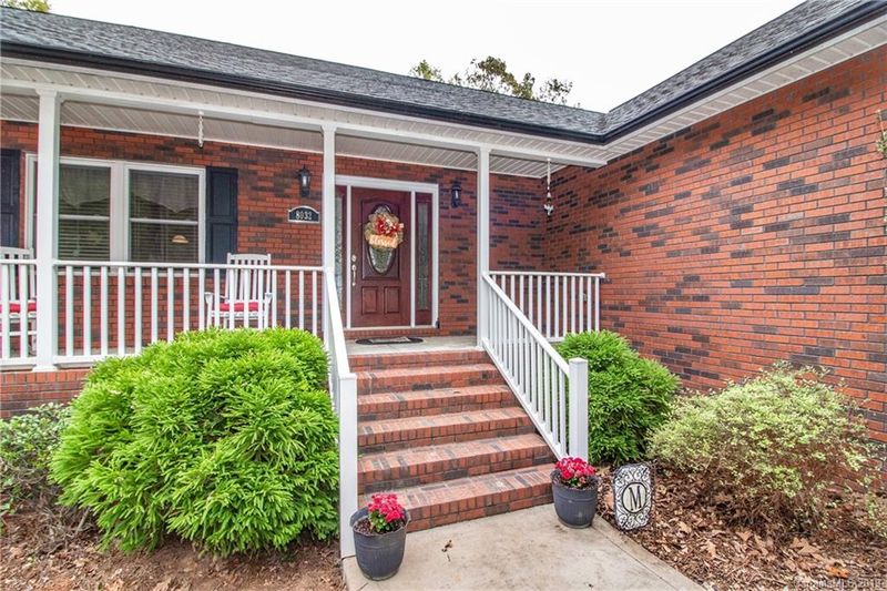 8032 Cypress St, Sherrills Ford, NC 28673