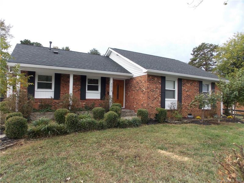 3017 Dalecrest Dr, Charlotte, NC 28269
