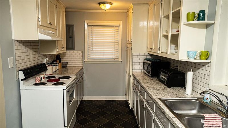 2037 Frye Ave, Newton, NC 28658