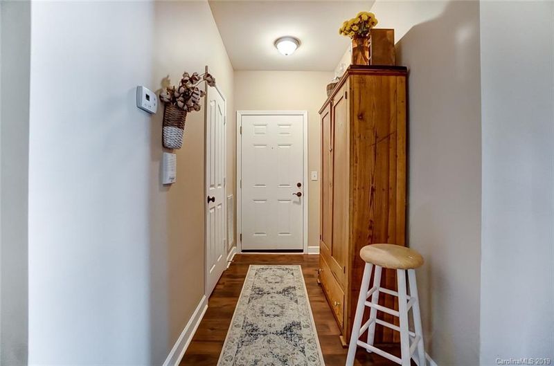 16644 Amberside Rd E, Cornelius, NC 28031