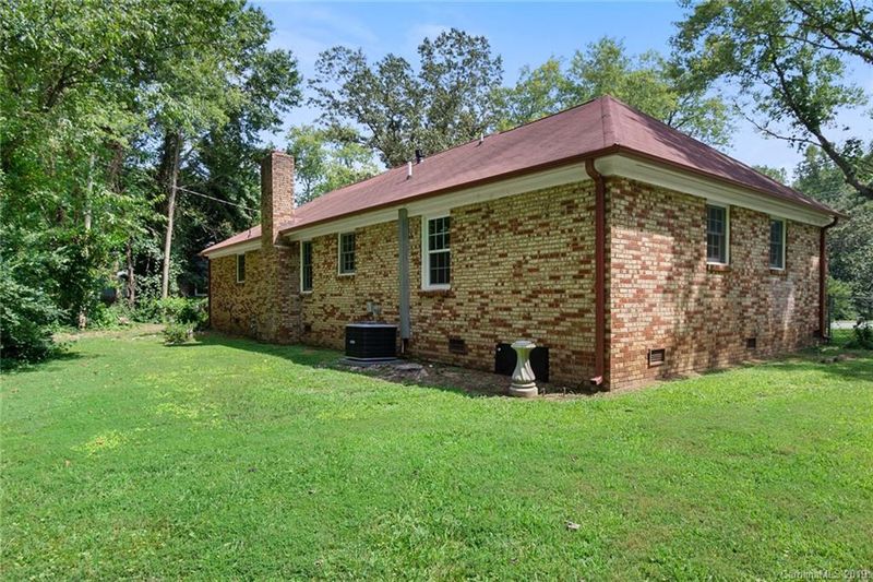 1802 Laurel Ln, Gastonia, NC 28054