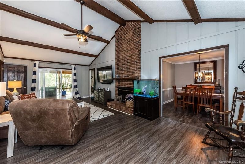 14001 Hackamore Dr, Matthews, NC 28105