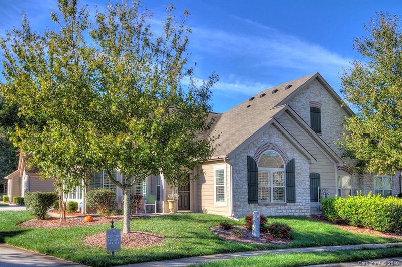 2312 Coltsview Ln, Matthews, NC 28105
