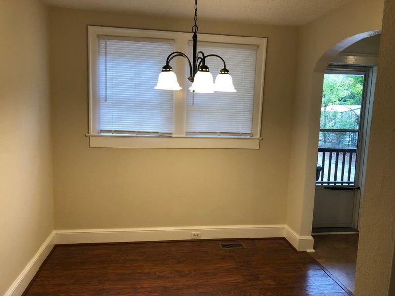 63 10th St SE, Hickory, NC 28602