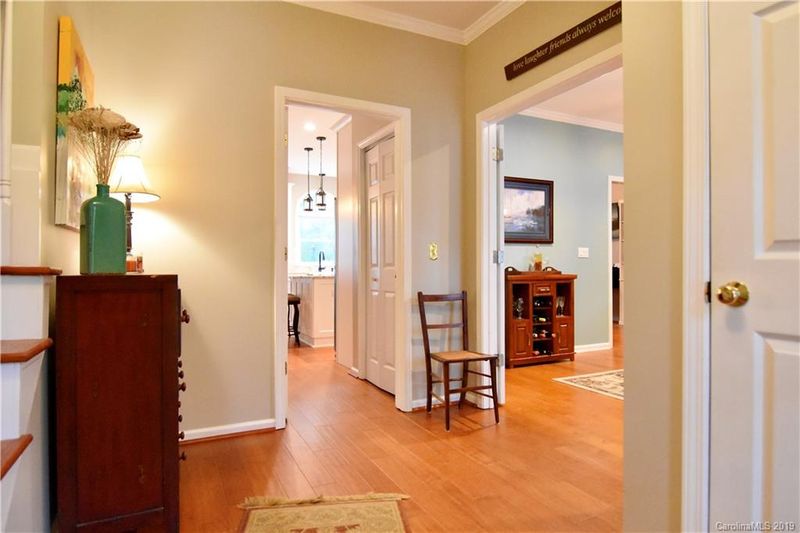 4904 Hickory Lake Ln, Matthews, NC 28105
