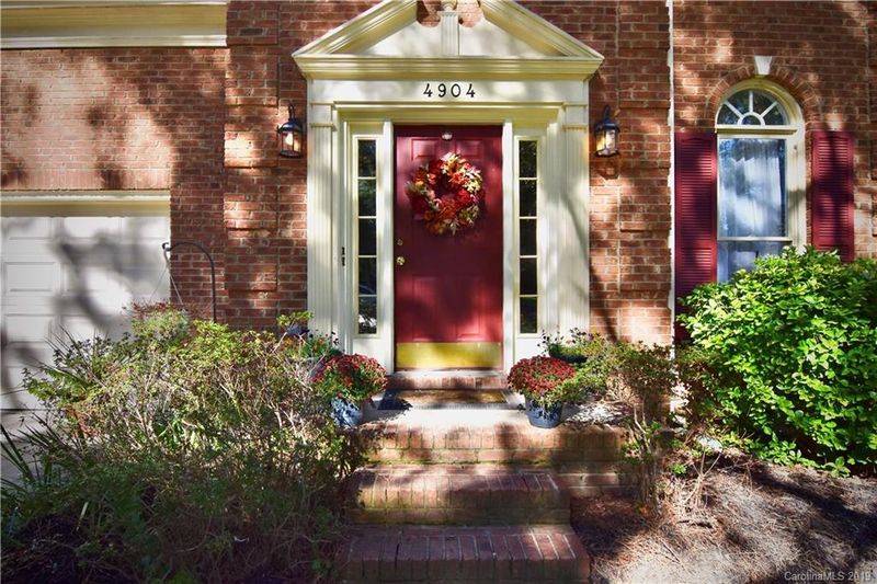4904 Hickory Lake Ln, Matthews, NC 28105