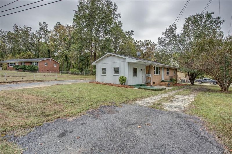816 Stagecoach Rd, Gastonia, NC 28052