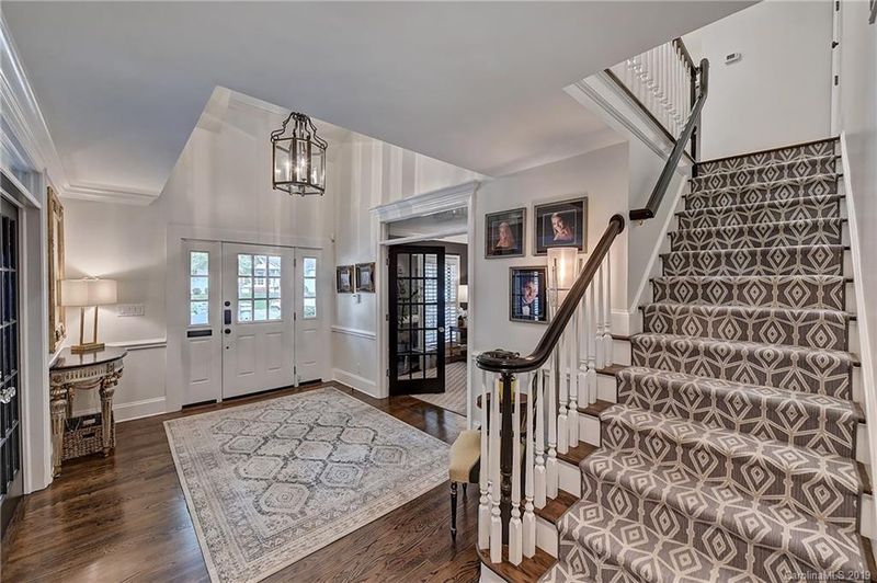 859 Museum Dr, Charlotte, NC 28207