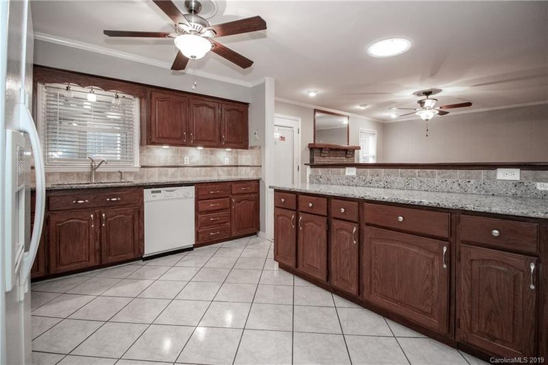 1317 Castlegate St, Gastonia, NC 28054