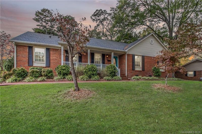 1317 Castlegate St, Gastonia, NC 28054