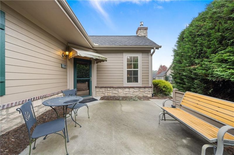 813-D Wynnshire Dr, Hickory, NC 28601