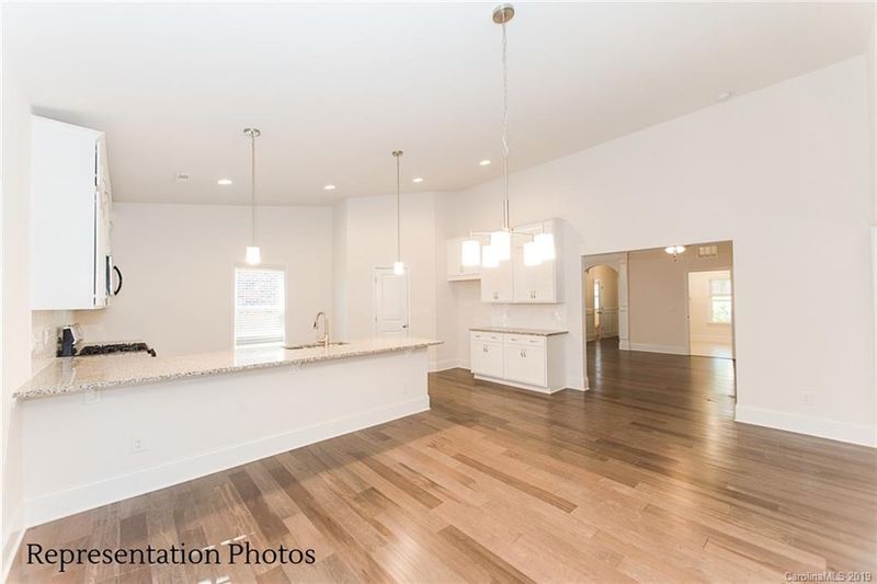 129 Matthews Township Pw #6, Matthews, NC 28105