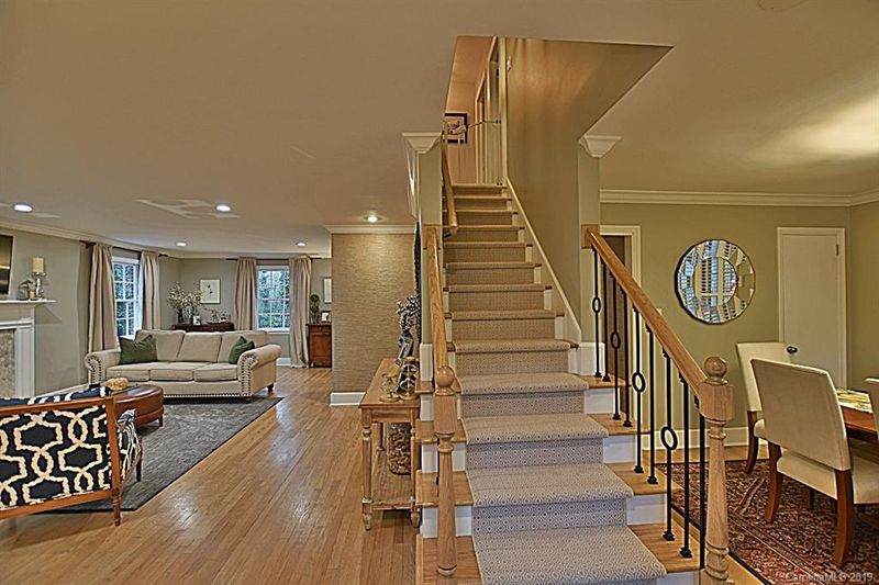 1532 Pine Tree Dr, Charlotte, NC 28270