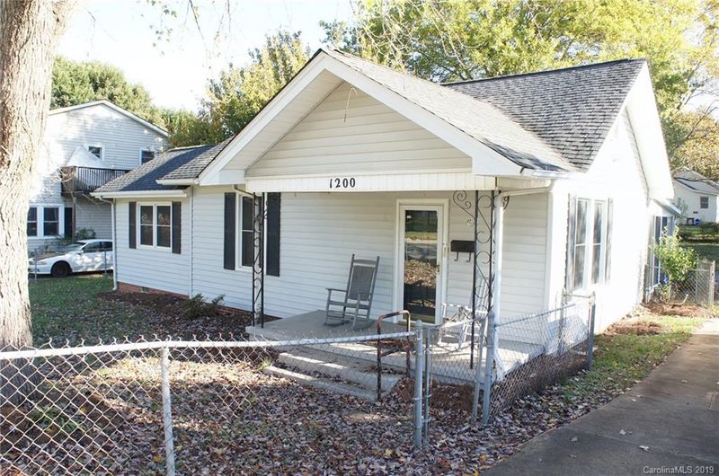 1200 N Main St, Lowell, NC 28098