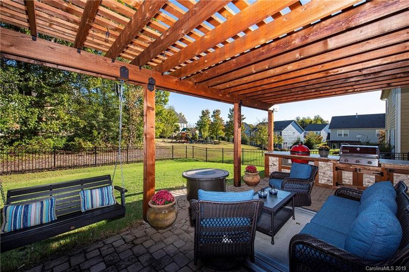 1033 Angelica Ln, Tega Cay, SC 29708