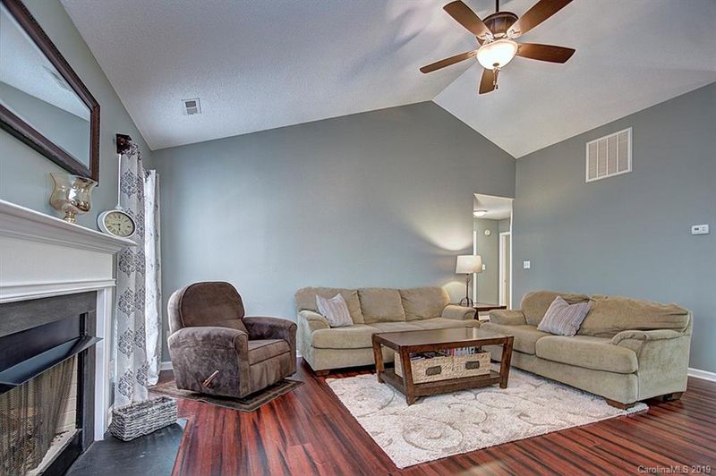 2048 Westminster Ln, Matthews, NC 28104