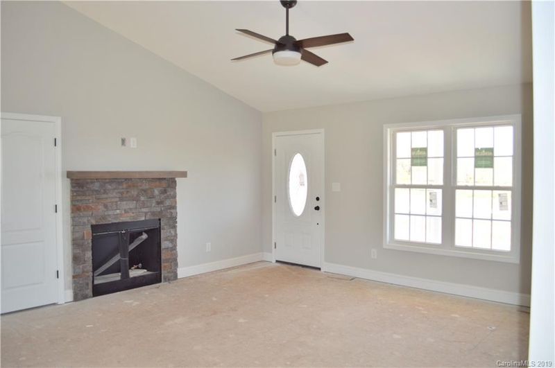 5884 Fallon Ct, Sherrills Ford, NC 28673