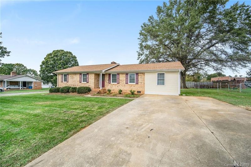 223 Brackenberry Cir, Mount Pleasant, NC 28124