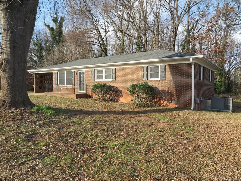 1041 Avondale Rd, Lowell, NC 28098