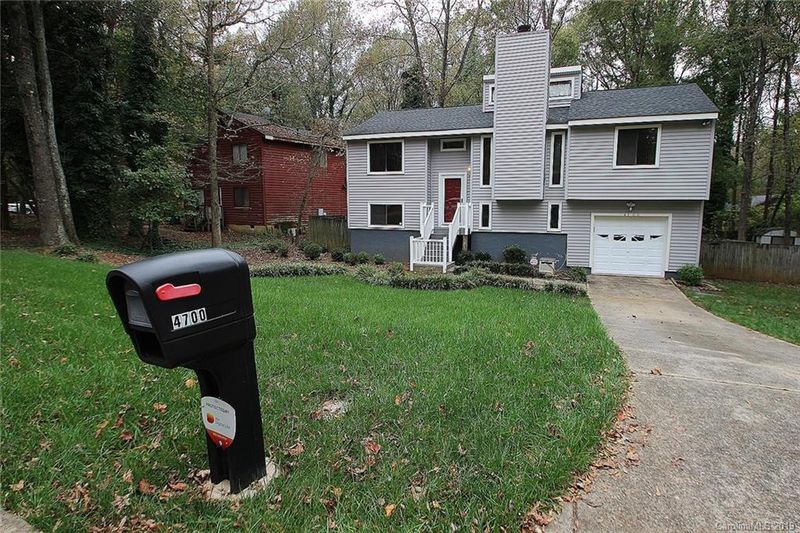 4700 Mcalpine Ln, Charlotte, NC 28212
