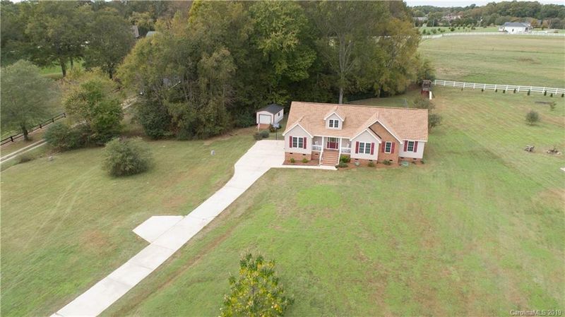 1086 Hall Spencer Rd, Catawba, SC 29704