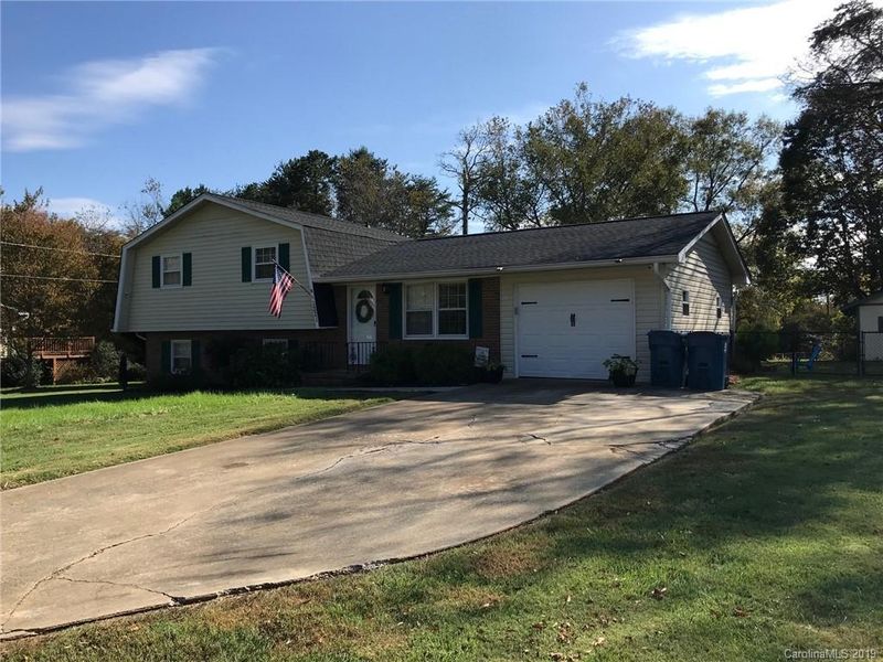1221 Stephens St, Conover, NC 28613