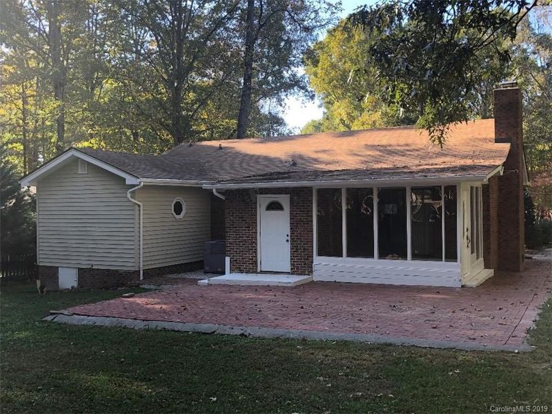 6035 Caroline Dr, Matthews, NC 28104