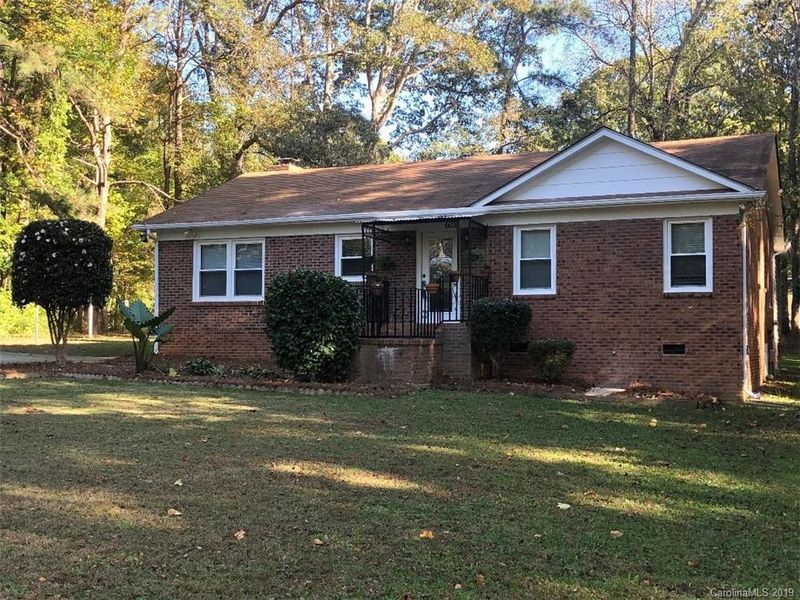 6035 Caroline Dr, Matthews, NC 28104