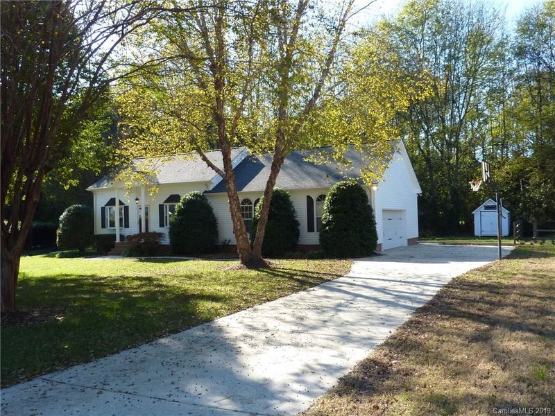 7396 Hoffner Dr, Harrisburg, NC 28075