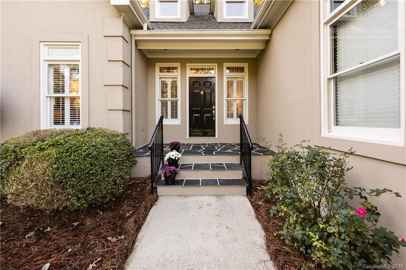 823 Brightwood Ln, Matthews, NC 28105