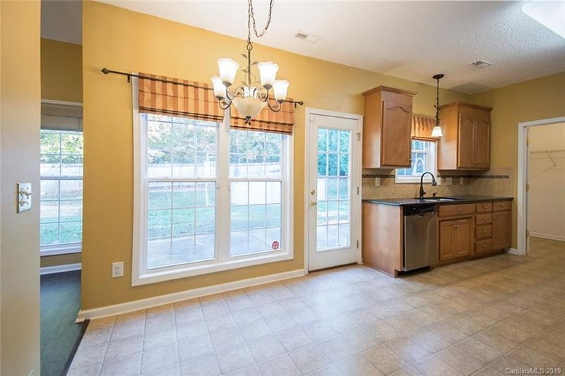 4202 Timberwood Dr, Gastonia, NC 28056